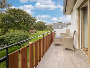 10* Large studio balcony - central and close to the beach - Image 3