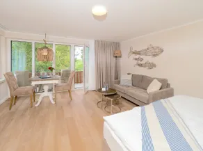 10* Large studio balcony - central and close to the beach - Image 2