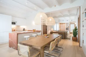 Mediterranean Retreat with 4-Bedroom, 3-Bath Apartment in Barcelona - Image 2