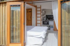 Garden Glamping Studio with deck & panoramic view - Image 3