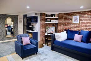 Jewel Box Garden Apartment in Heart of Georgetown - Image 2
