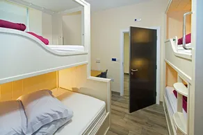 Whole Bunkhouse in Snowdonia Village, Sleeps 18 - Image 4