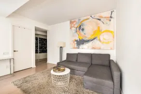 Luxury and Spacious 1BR + Den - Financial District - Image 4