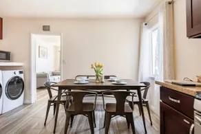 Newly Renovated Los Angeles Front House W/parking - Image 3