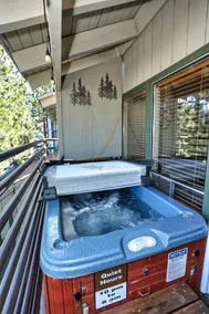 Private Hot Tub, A/C, BBQ, King Bed, Kayaks - Image 3