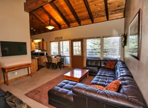 Private Hot Tub, A/C, BBQ, King Bed, Kayaks - Image 2