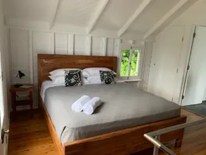 Understated Elegant Cottage in Port Douglas - Image 5