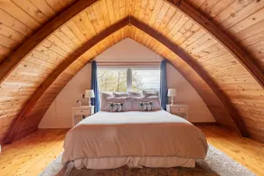 Cozy Bow House Perched in Trees w/ Hot Tub & View - Image 5