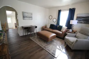 Adorable little house waiting for you! - Image 3