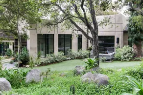 Wooded Retreat in Altadena - Image 2
