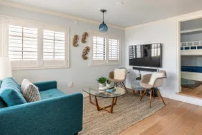 Laguna Beach Charming Unit- Location/Value - Image 2