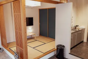 Spacious 5per Family-Friendly Room w Kitchenette - Image 2