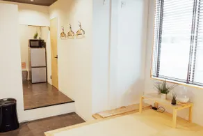 Spacious 5per Family-Friendly Room w Kitchenette - Image 3