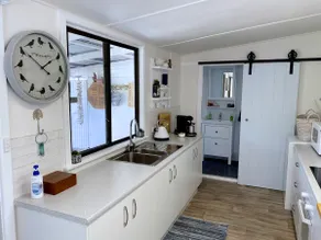 BEACH BUNGALOW on the Beachfront at Currarong - Image 4