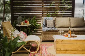 Secluded garden, beautiful bath, art filled home. - Image 2
