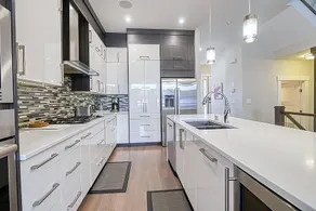 Lux Family Home - Calgary Inner City - 7 Min to DT - Image 2