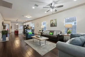 Vibrant Smart Home-Minutes from Downtown Houston! - Image 3