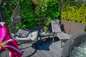 Relax in a cottage with a private hot tub, sauna, and barbecue grill - Image 4