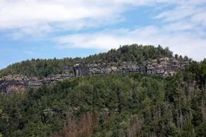 Schöna Castle on the Malerweg in the Elbe Sandstone Mountains - Image 3