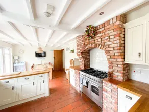 Luxury House-Central of Croyde- Sleeps 8 - Image 2
