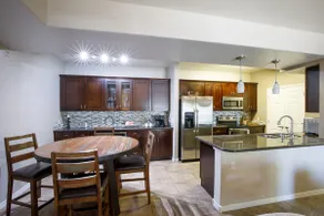 The Coyote Den - 1st Floor, King Suite, 2 pools - Image 5