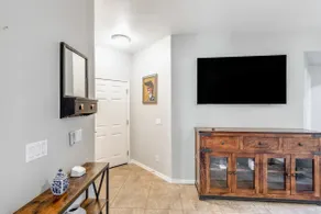 The Coyote Den - 1st Floor, King Suite, 2 pools - Image 2