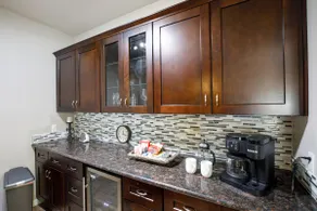The Coyote Den - 1st Floor, King Suite, 2 pools - Image 3
