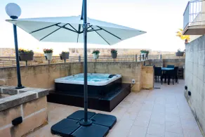 Harbour Views Holiday Home with private hot tub - Image 2