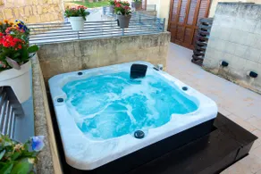 Harbour Views Holiday Home with private hot tub - Image 4