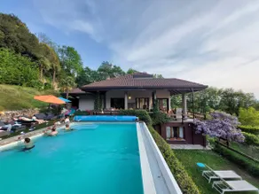 Villa with a View and Pool - Image 4