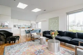 Sydney City Penthouse, vast City & Harbor Views - Image 5