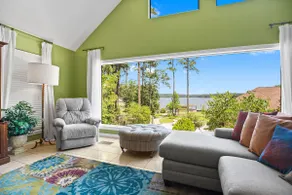 Lake Conroe Resort Style Vacation House - Image 4