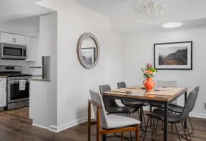 Lux Family Friendly Midtown Bungalow 3BR 2BA - Walk to Beltline! - Image 3