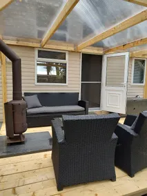 chalet en el bosque con piscina - Image 2