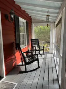 Cottage in the Oaks  is a  restored Historical Cottage from the late 1800’s - Image 4