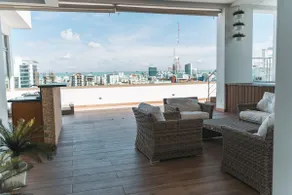 Bright & Spacious Apt In City central Getaway - Image 3