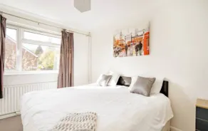 Ascot 2 Bedroom Apartment with Parking - Image 5