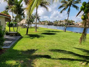 Beach Resort - lovely Cottage on Beach & Water Way - Image 4