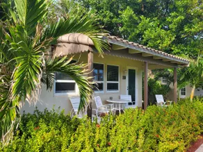 Beach Resort - lovely Cottage on Beach & Water Way - Image 2