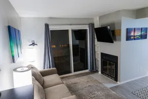 Aurora Retreat - 2 Bedroom - Image 2