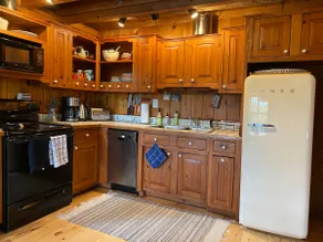Lakeside 3 BR Cabin in Boothbay Harbor - Image 3