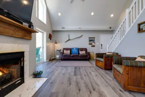 Beautiful Riverfront Home is just waiting for you! - Image 5