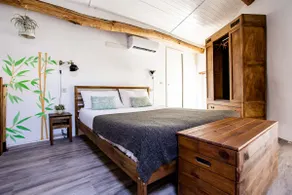 April Home - Image 4