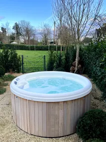 Luxury Cotswolds Barn w Hot tub -Nr Farmers Dog - Image 2