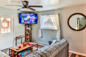 Cozy Pocono home 3 BDR mins to Camelback, Kalahari - Image 2