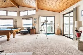 Waterfront Beach House | Kayaks & Seattle Views - Image 3