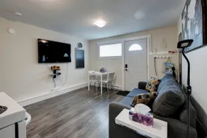 Blue House Suite - Image 3