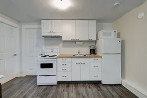 Blue House Suite - Image 5