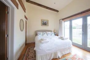 Luxury Norfolk Barn – Close to Coast & Villages - Image 4