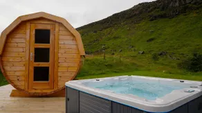 Kamburinn Cottage with hot tub and sauna - Image 5